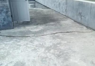 兴县楼顶漏水维修公司分享下如何解决卫生间隐蔽部位漏水的问题?